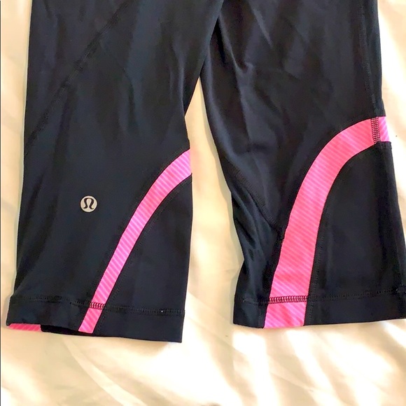 Lululemon size 10 running capris pink stripe - Picture 5 of 7